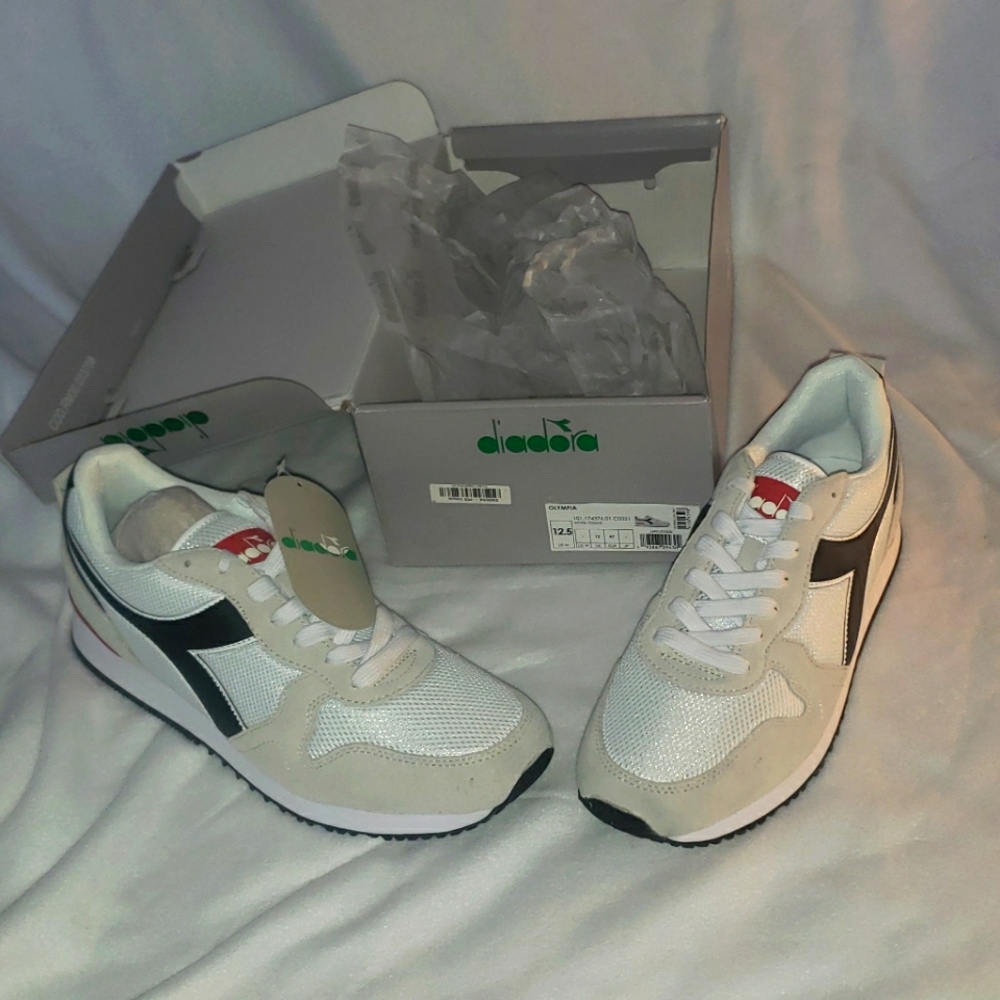 Diadora mens tennis or running shoe size 12.5
